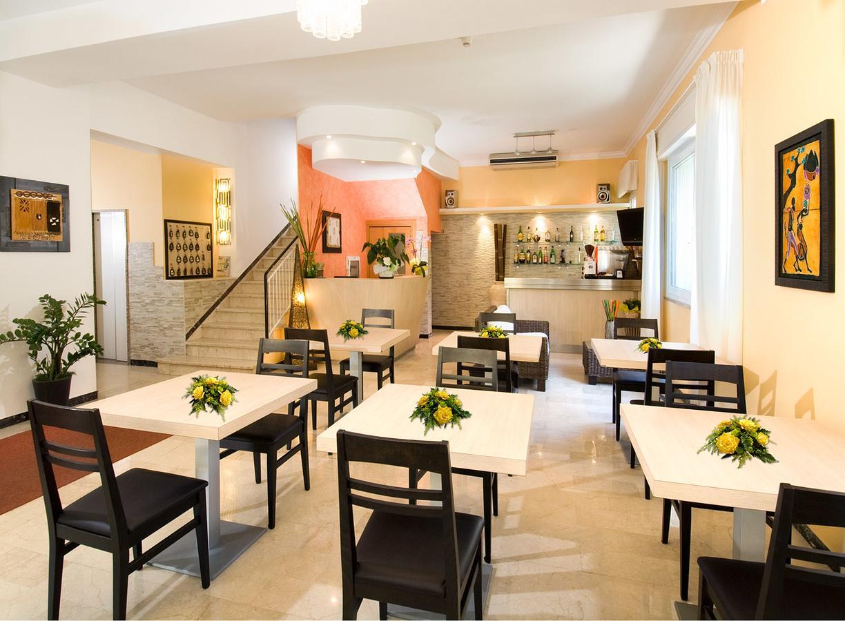 Hotel Ferrara 카톨리카 외부 사진
